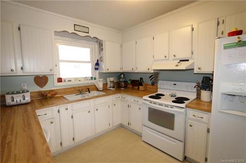 1001 Tangle Dr, Hickory, NC 28602 photo 8