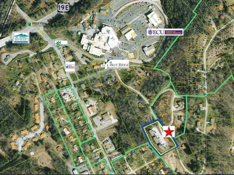 202 Overlook Dr, Spruce Pine, NC 28777 photo 2
