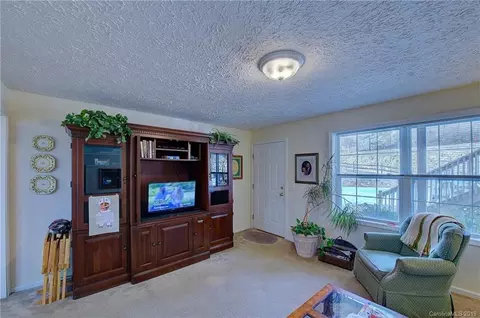 202 Overlook Dr, Spruce Pine, NC 28777 photo 7