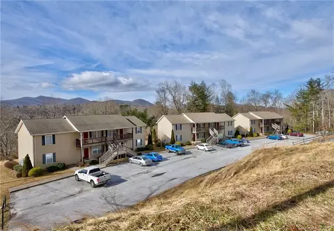 202 Overlook Dr, Spruce Pine, NC 28777 photo 1