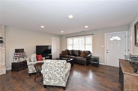 2301 Kimway Dr, Matthews, NC 28105 photo 5