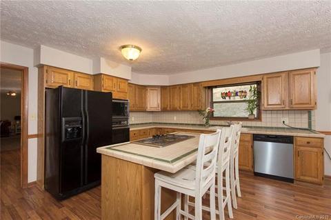 80 Pinecrest Rd, Mars Hill, NC 28754 photo 3