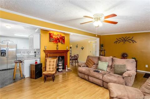 2577 12th Ave, Hickory, NC 28602 photo 5