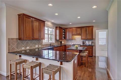 402 Castlestone Ln, Matthews, NC 28104 photo 10