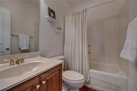402 Castlestone Ln, Matthews, NC 28104 photo 17