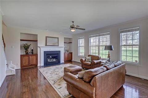 402 Castlestone Ln, Matthews, NC 28104 photo 12