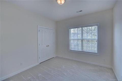 402 Castlestone Ln, Matthews, NC 28104 photo 22