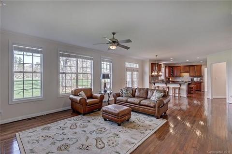 402 Castlestone Ln, Matthews, NC 28104 photo 14
