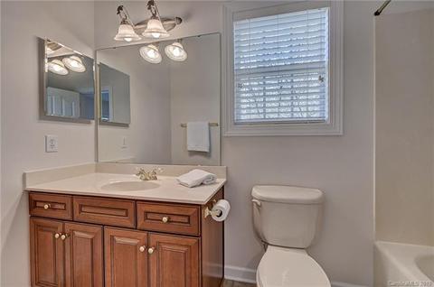 402 Castlestone Ln, Matthews, NC 28104 photo 28