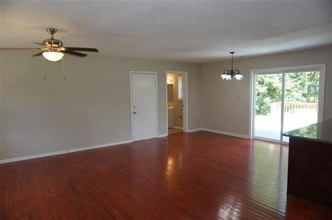4652 Queens Rd, Hickory, NC 28602 photo 4