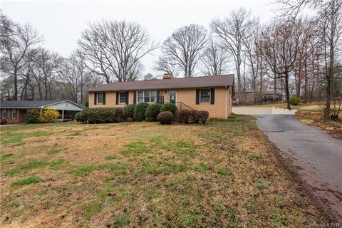 1118 W Edgemont Dr, Lancaster, SC 29720 photo 2