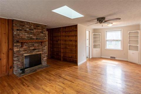 112 Second St, Black Mountain, NC 28711 photo 5