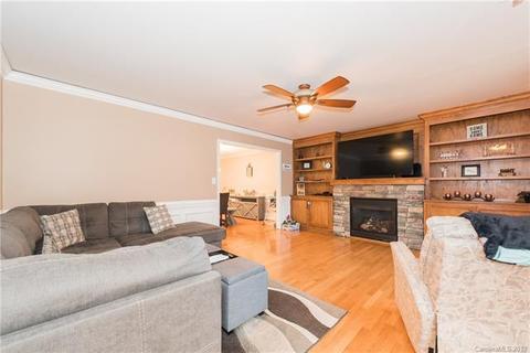 628 Walnut Point Dr, Matthews, NC 28105 photo 9