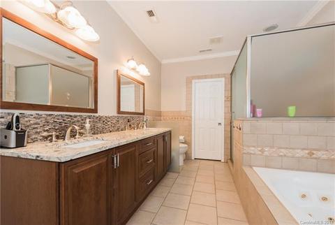 628 Walnut Point Dr, Matthews, NC 28105 photo 5