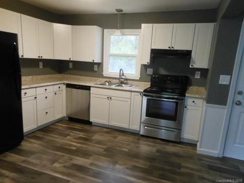 425 Isom St, Lancaster, SC 29720 photo 5