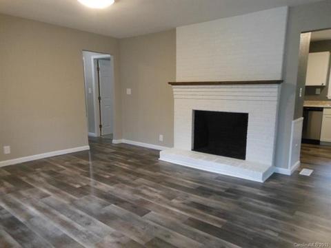 425 Isom St, Lancaster, SC 29720 photo 3