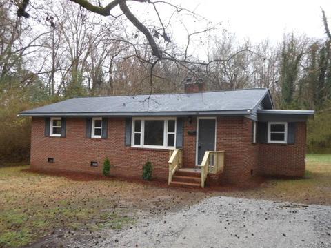 425 Isom St, Lancaster, SC 29720 photo 1