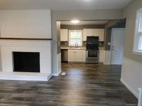 425 Isom St, Lancaster, SC 29720 photo 4
