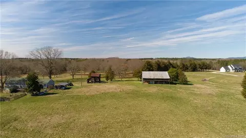 261 Currence Rd, Clover, SC 29710 photo 2