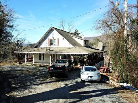 126 Ensley St, Sylva, NC 28779 photo 3