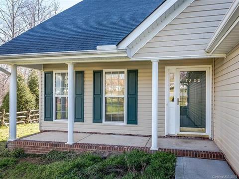 7200 Eagles Bend Ct, Stanley, NC 28164 photo 2