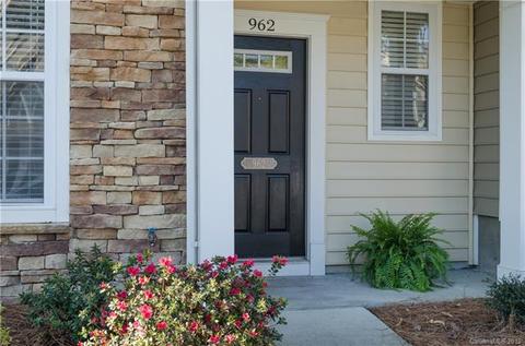 962 Copperstone Ln, Fort Mill, SC 29708 photo 2