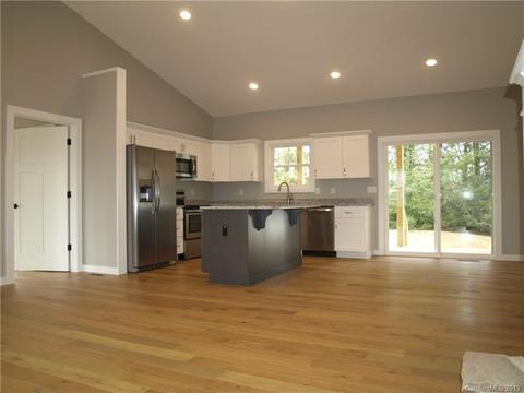 198 Ingram Loop, Clyde, NC 28721 photo 3