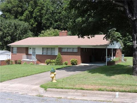 1002 Wright St, Lenoir, NC 28645 photo 1