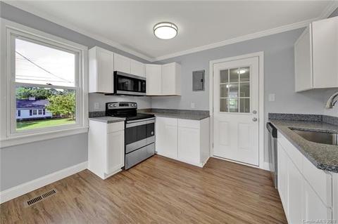 978 Hampton Grace Ave, Lancaster, SC 29720 photo 4