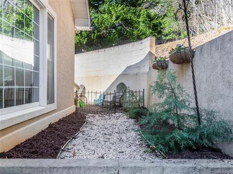 17 Devonshire Dr, Candler, NC 28715 photo 27