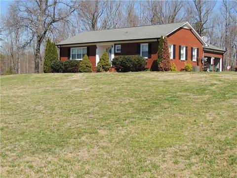 2424 E Maiden Rd, Maiden, NC 28650 photo 1