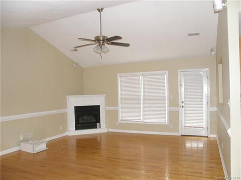 386 Maple Ridge Cir, Salisbury, NC 28147 photo 2