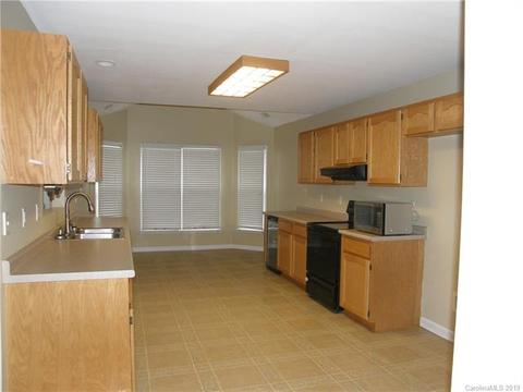386 Maple Ridge Cir, Salisbury, NC 28147 photo 5