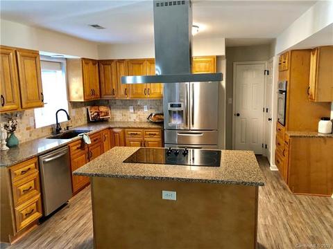 17210 Asti Ct, Cornelius, NC 28031 photo 2
