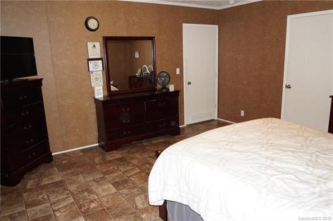 154 Con-lee Dr, Olin, NC 28660 photo 12