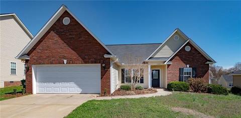 1844 Terrain Dr, Conover, NC 28613 photo 1