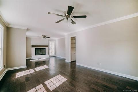 1832 Windsor Dr, Lancaster, SC 29720 photo 2