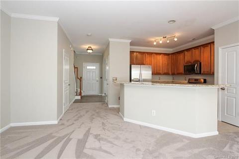907 Copperstone Ln, Fort Mill, SC 29708 photo 2