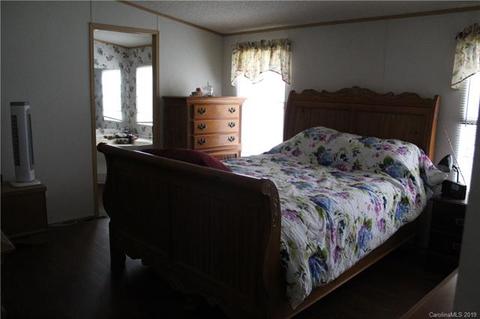 482 Chief Thomas Rd, Harmony, NC 28634 photo 14