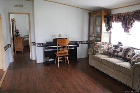 482 Chief Thomas Rd, Harmony, NC 28634 photo 9