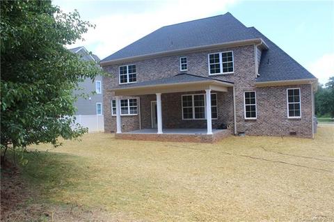 3759 10th St, Hickory, NC 28601 photo 2