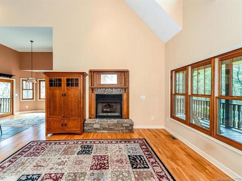 19 Shadow Brook Dr, Flat Rock, NC 28731 photo 5