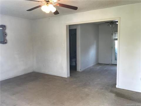 149 James St, Canton, NC 28716 photo 3