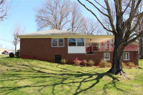 305 7th Street Sw Pl SW, Conover, NC 28613 photo 5