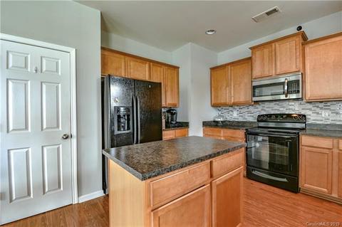 3346 Streamside Dr, Davidson, NC 28036 photo 3