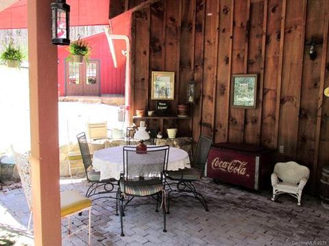 8 Quiet Forest Ln, Sylva, NC 28779 photo 3