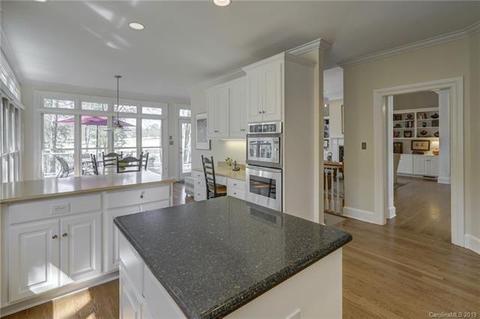 18909 Gainesway Ct, Davidson, NC 28036 photo 13