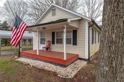 236 Bennett Rd, Stony Point, NC 28678 photo 1