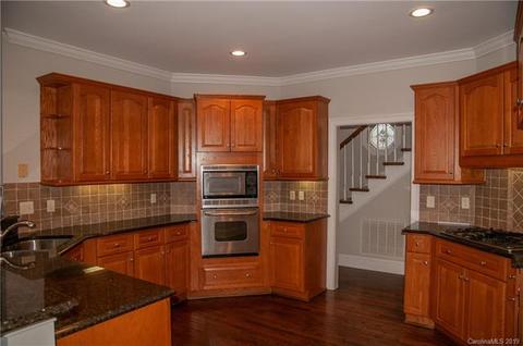 7526 Windaliere Dr, Cornelius, NC 28031 photo 3