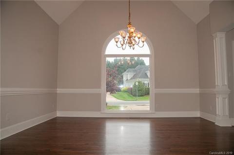 7526 Windaliere Dr, Cornelius, NC 28031 photo 6